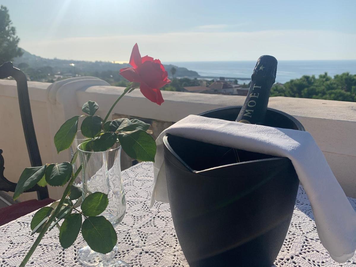Villino Eleonora Bed & Breakfast Parghelia Exterior photo