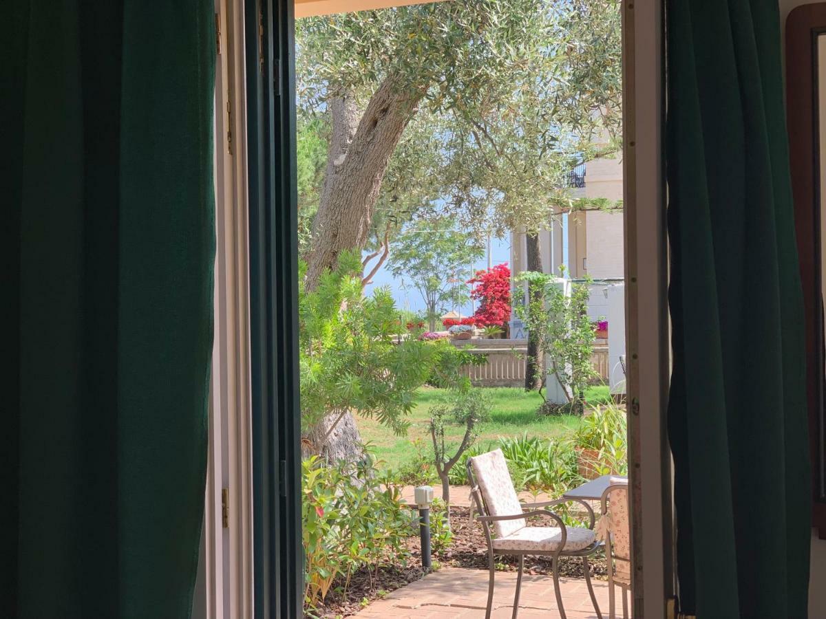 Villino Eleonora Bed & Breakfast Parghelia Exterior photo